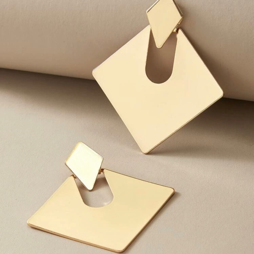 Drop earrings